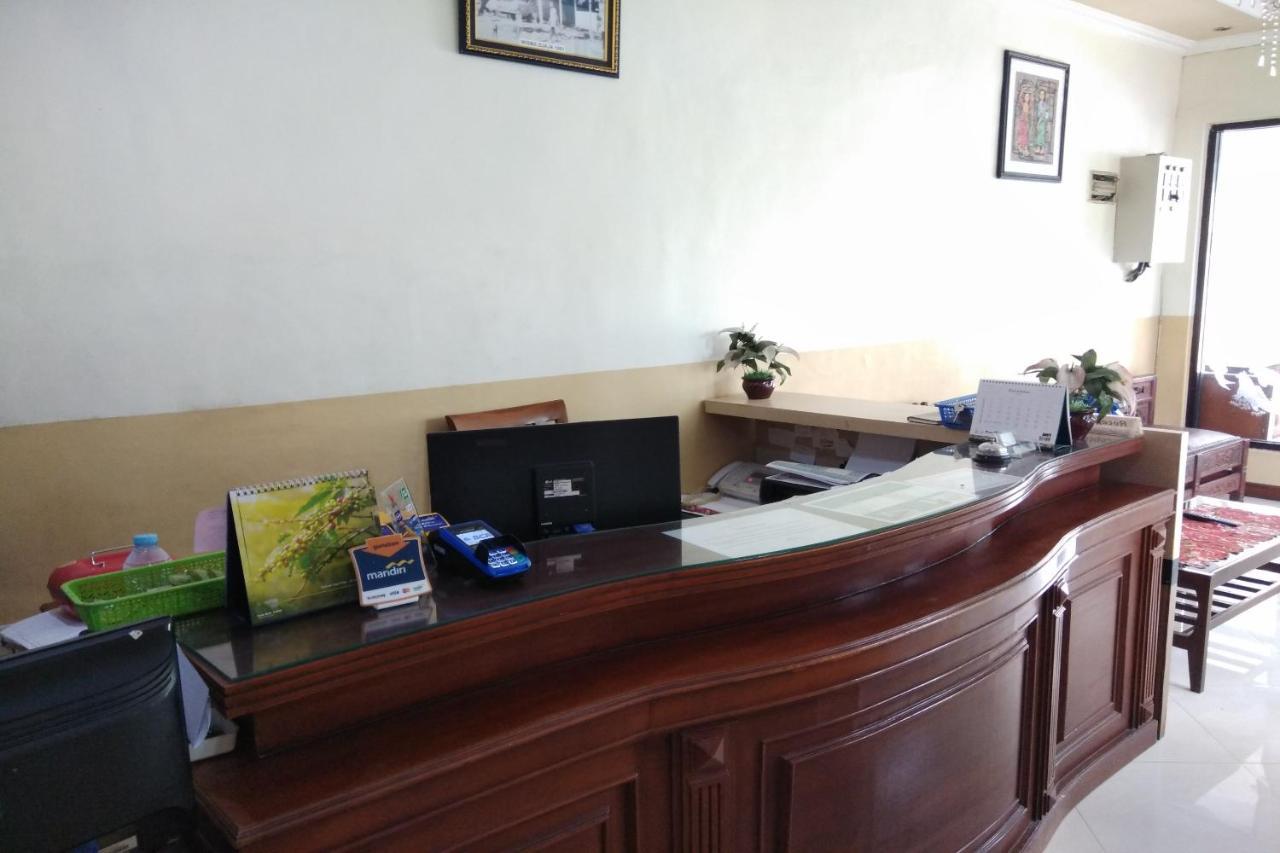 Oyo 2671 Wisma Djaja Syariah Bojonegoro Exterior photo